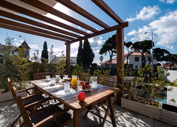 Beguest Sun & Pool House