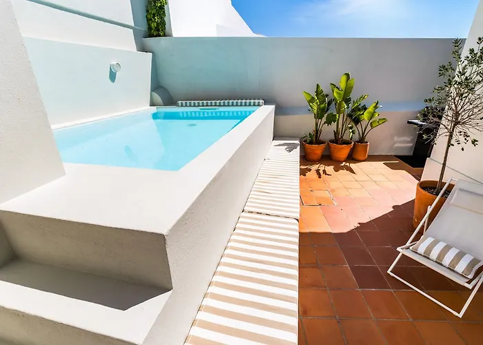 Casa Da Zu Stylish Pool House With Glass Lounge